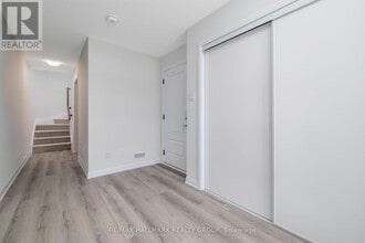 305 Raheen Ct in Ottawa, ON - Building Photo - Building Photo