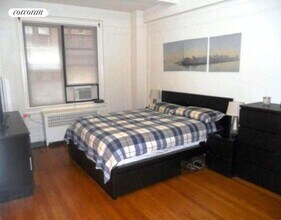 162 W 56th St in New York, NY - Building Photo - Building Photo