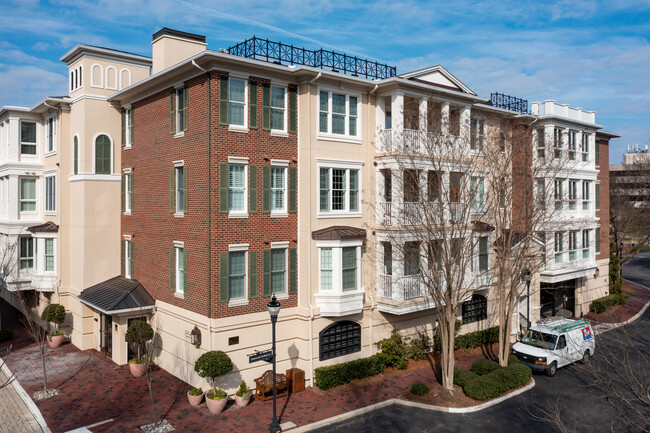 The Gardens on Glenwood in Raleigh, NC - Building Photo - Building Photo