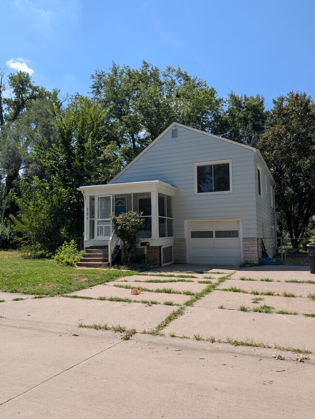 property at 731 SW Wayne Ave