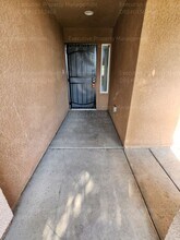 7111 Santana Sun Dr in Bakersfield, CA - Building Photo - Building Photo