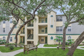 GOLDEN OAKS in Winter Park, FL - Building Photo - Building Photo