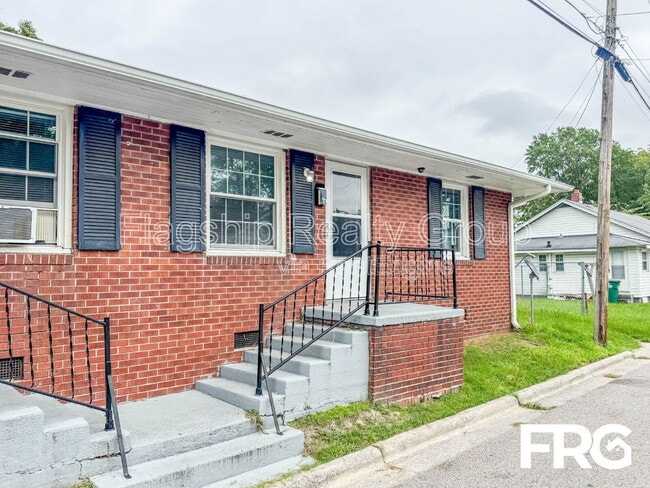 1002 W 6th St in Greenville, NC - Building Photo - Building Photo