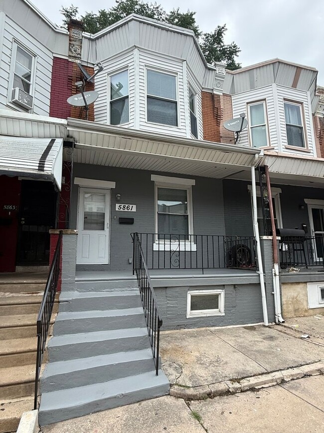 5861 Walton Ave in Philadelphia, PA - Building Photo - Building Photo