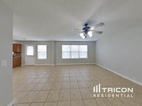 2744 Woodspring Forest Dr in Houston, TX - Foto de edificio - Building Photo