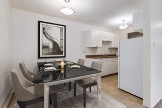 Harvester Apartments in Medicine Hat, AB - Building Photo - Building Photo