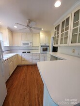 5950 Sharon Rd in Charlotte, NC - Building Photo - Building Photo
