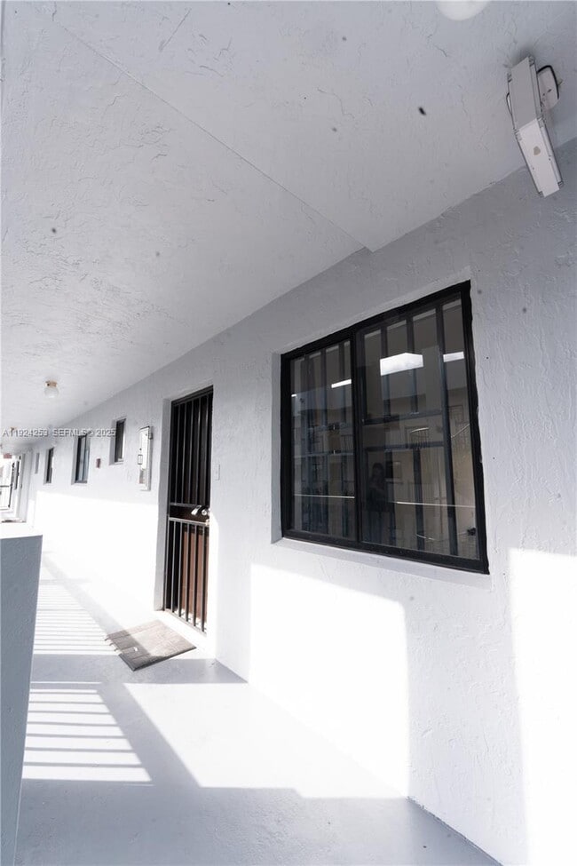 property at 5300 W 21st Ct