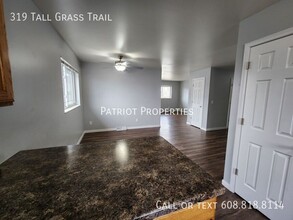 319 Tall Grass Trail in Sun Prairie, WI - Building Photo - Building Photo