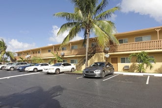 Pompano Gardens in Pompano Beach, FL - Foto de edificio - Building Photo