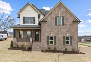 1111 Joe Martin Ln in Lebanon, TN - Building Photo