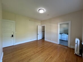 1470 Beacon St, Unit 23 in Brookline, MA - Building Photo - Building Photo