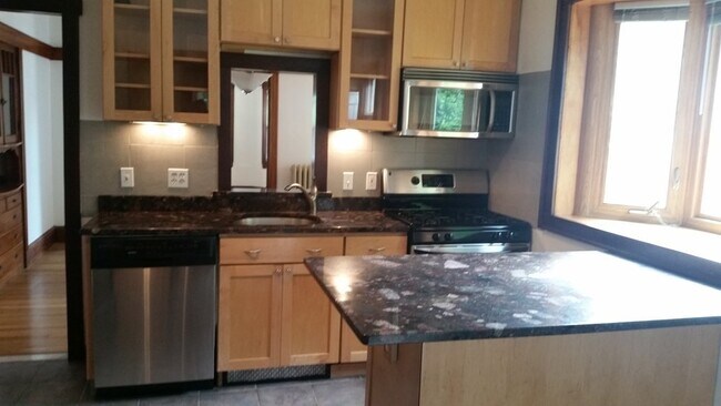 24 Sunset Hill Rd, Unit 2 in Boston, MA - Building Photo - Building Photo