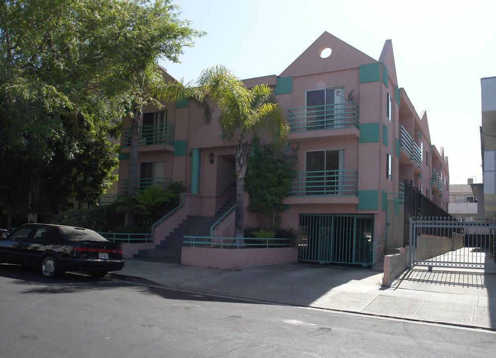 St. Andrews Pl. Apartments in Los Angeles, CA - Building Photo