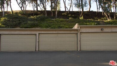 5728 Skyview Way in Agoura Hills, CA - Building Photo - Building Photo