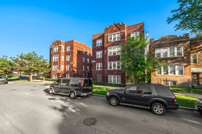 4815-23 W Cortez St in Chicago, IL - Building Photo - Building Photo