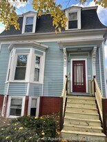 9 Moore St in Somerville, MA - Building Photo