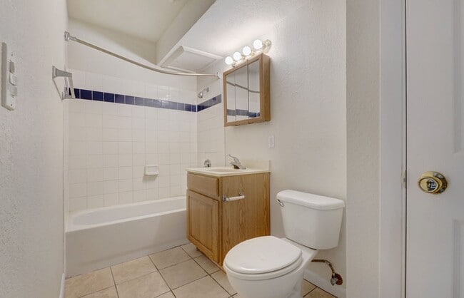 Lakeview Apartments in Kalamazoo, MI - Building Photo - Building Photo