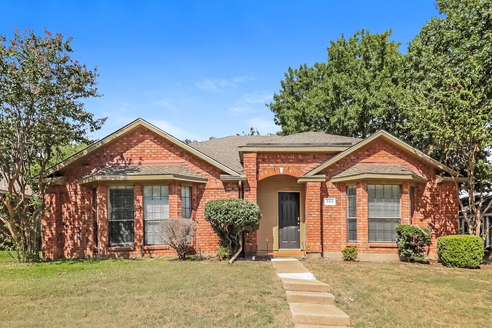 703 Deep Well Dr in Allen, TX - Building Photo