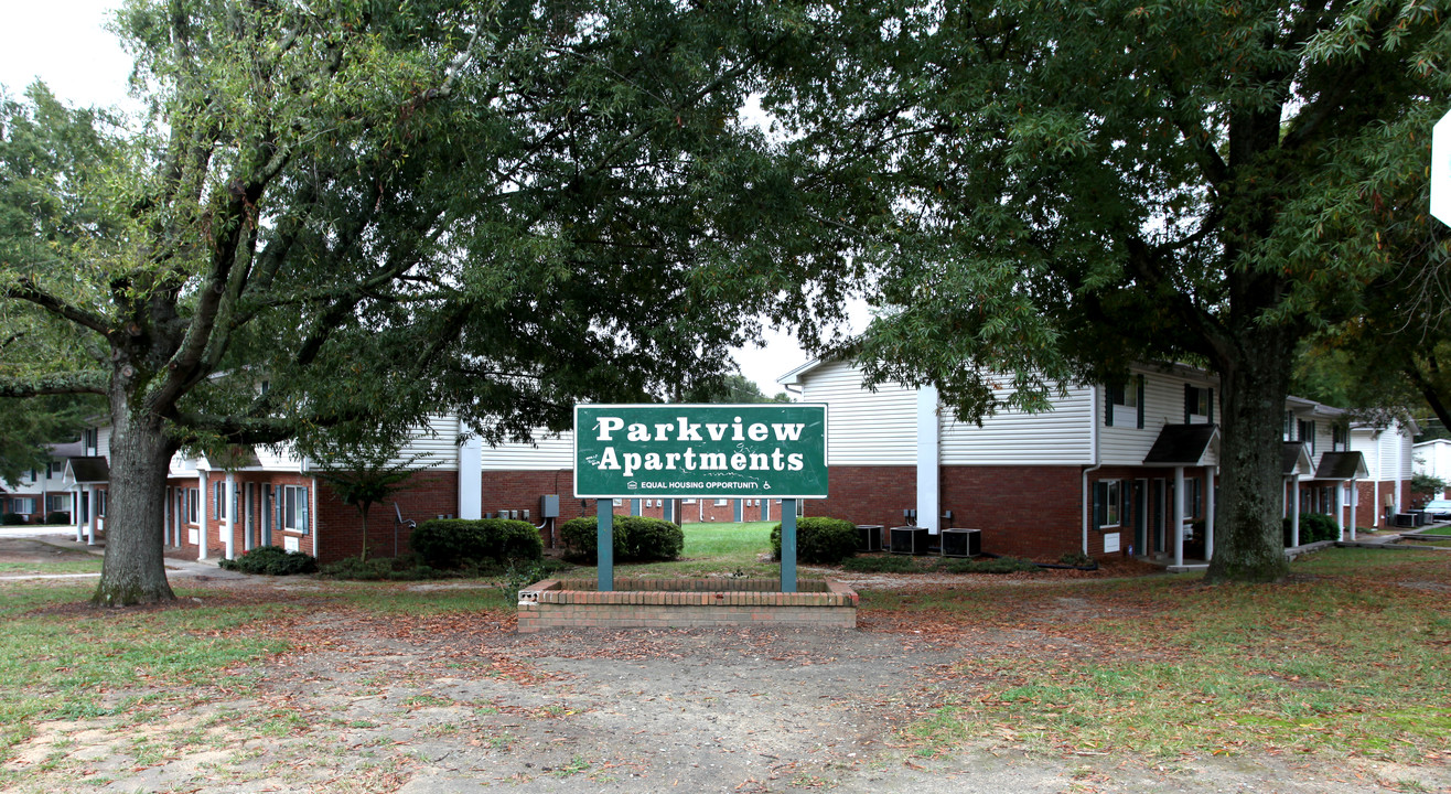 Parkview Apartments in Greensboro, NC - Foto de edificio