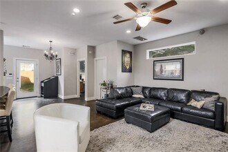 1110 Concordia Ave in Austin, TX - Building Photo - Building Photo