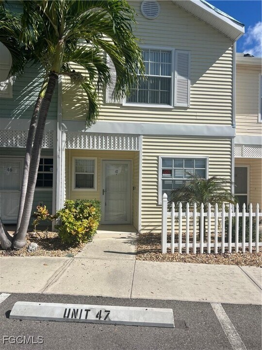 3345 N Key Dr in North Fort Myers, FL - Building Photo