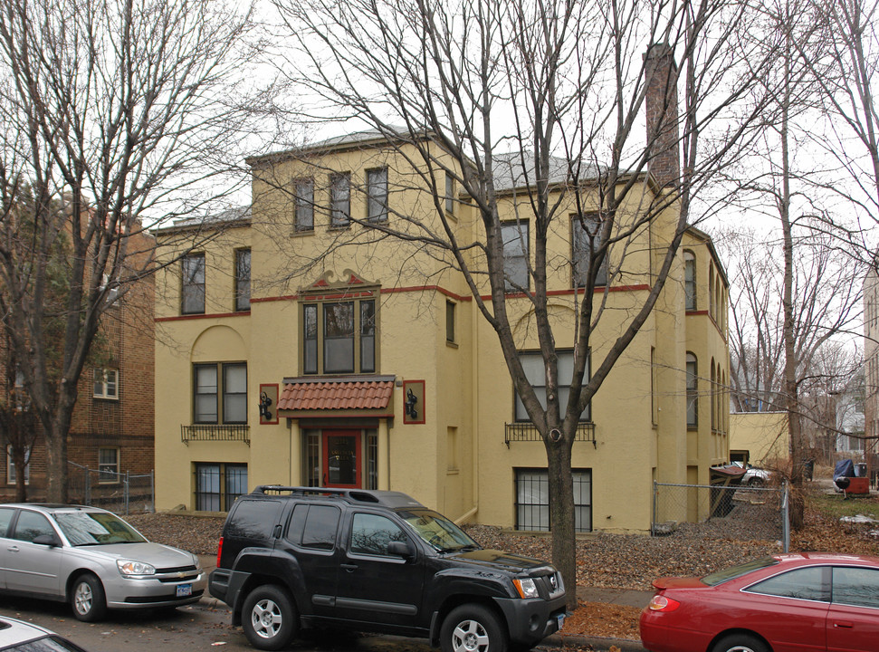 3145 Girard Ave S in Minneapolis, MN - Building Photo