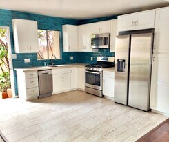 1026-1036 Gaviota Dr in Laguna Beach, CA - Building Photo