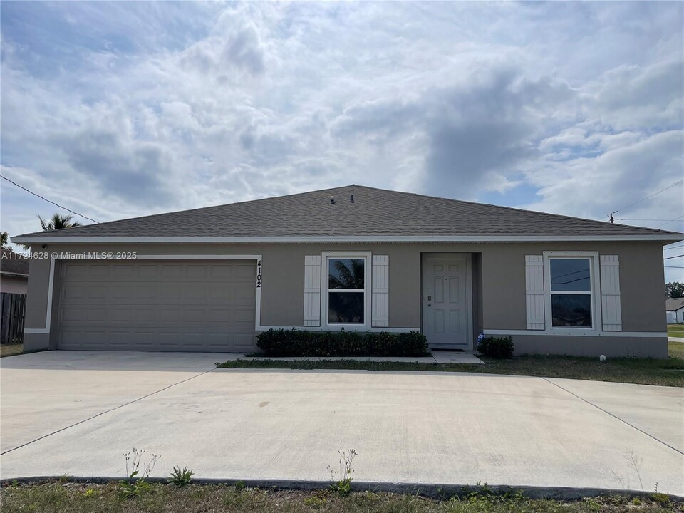 4102 SW Port St Lucie Blvd in Port St. Lucie, FL - Building Photo