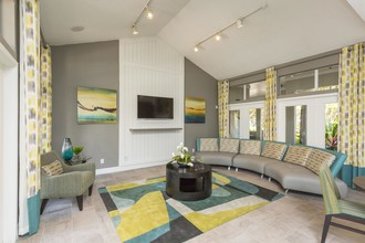 Lago Paradiso At The Hammocks in Miami, FL - Foto de edificio - Building Photo