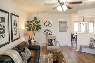 8402 Stillwood Ln in Austin, TX - Building Photo - Building Photo