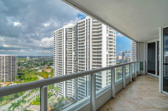 21055 Yacht Club Dr, Unit 2104 in Aventura, FL - Building Photo - Building Photo