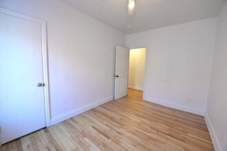 973 Rue Tait in St. Laurent, QC - Building Photo - Building Photo