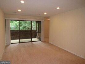 11200 Chestnut Grove Square in Reston, VA - Building Photo