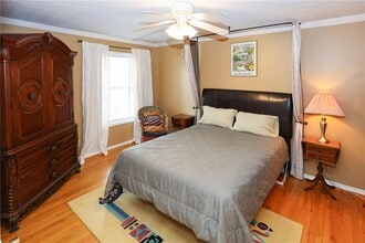 402 Olde Mill Ln in Norcross, GA - Foto de edificio - Building Photo