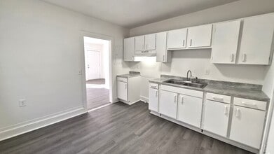 423 Robney Dr in Sumter, SC - Building Photo - Building Photo