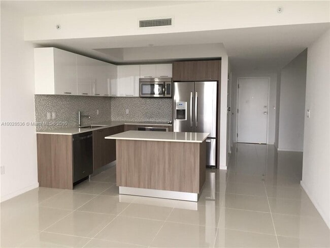 5252 NW 85th Ave, Unit 1110 in Doral, FL - Building Photo - Building Photo