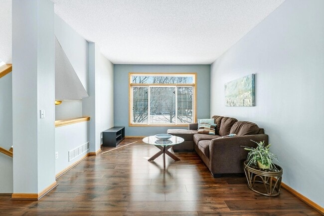 10514 8th Ave N in Minneapolis, MN - Building Photo - Building Photo