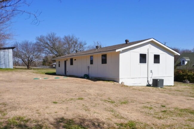 37 Almond Dr in Pottsboro, TX - Building Photo - Building Photo