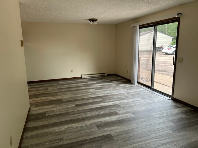 2908 Birch St in Eau Claire, WI - Foto de edificio - Building Photo