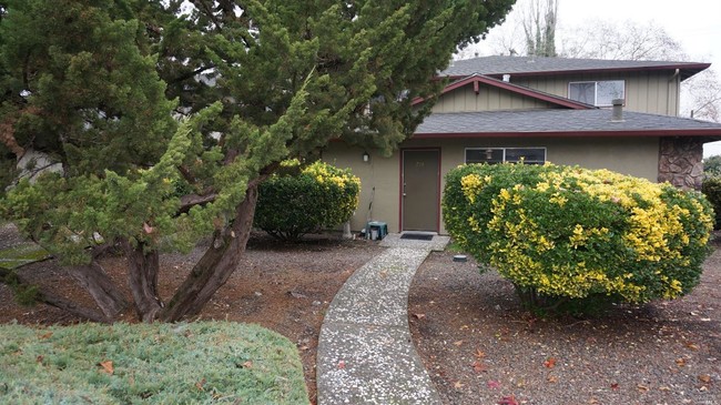 270 Arlen Dr in Rohnert Park, CA - Building Photo - Other