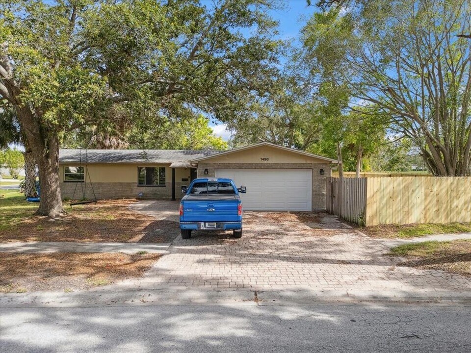 1498 Ohio Ave NE in St. Petersburg, FL - Building Photo