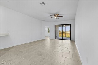 19621 Hinkley Dr in Estero, FL - Foto de edificio - Building Photo