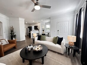 Grand Villas at Cinco Ranch in Katy, TX - Building Photo - Building Photo