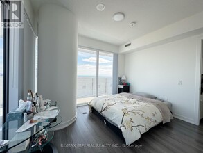 138-4138 Downes St in Toronto, ON - Building Photo - Building Photo