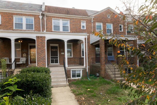 1316 Upshur St NW in Washington, DC - Foto de edificio - Building Photo