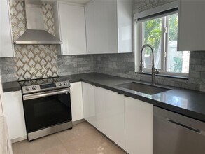 2900 SW 16th St in Fort Lauderdale, FL - Building Photo - Building Photo