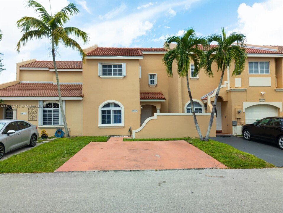 15369 SW 36th Terrace in Miami, FL - Building Photo