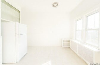 194 Summit Ave in Mount Vernon, NY - Building Photo - Building Photo