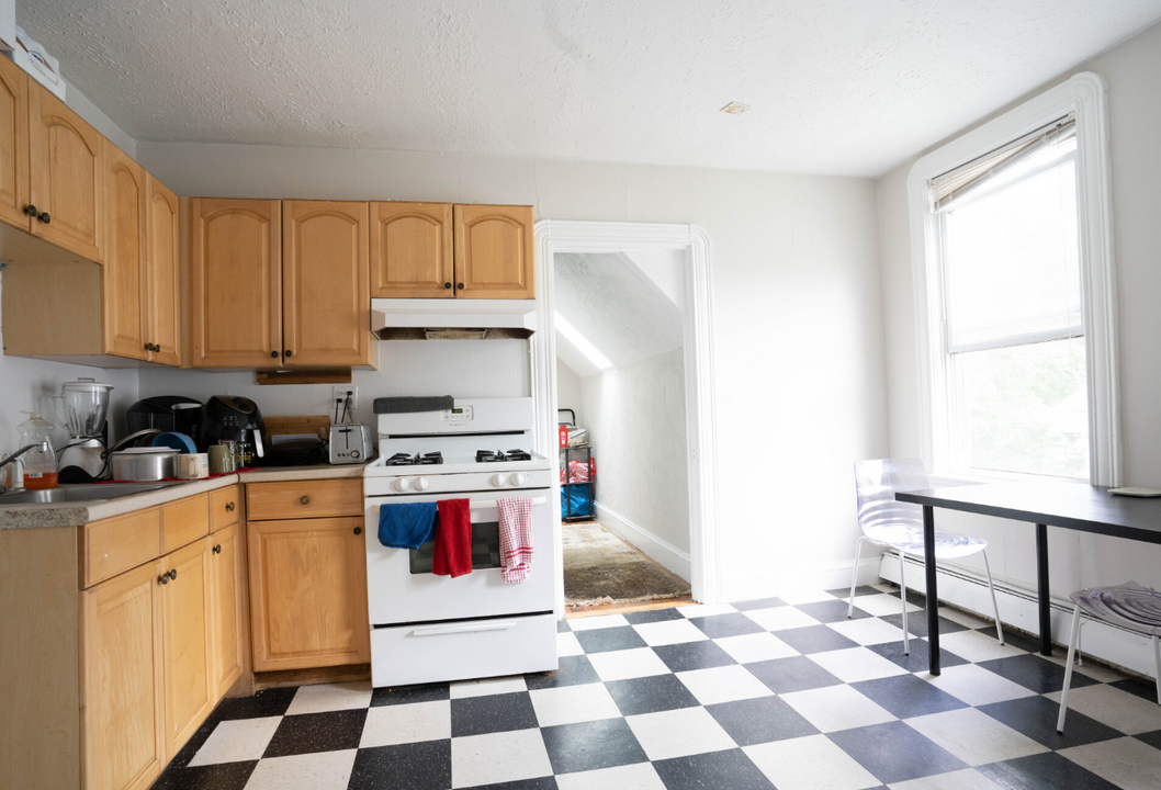 32 Gordon St, Unit 3 in Boston, MA - Foto de edificio